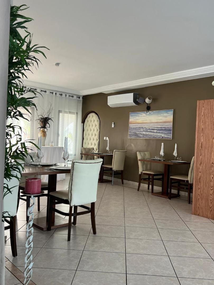 Residence Hoteliere Oceane Libreville Exteriör bild