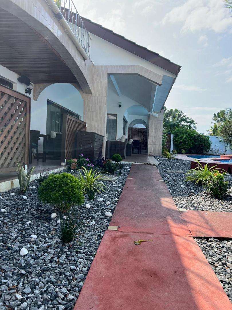 Residence Hoteliere Oceane Libreville Exteriör bild